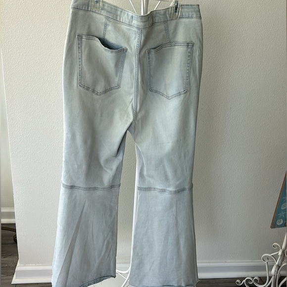 We The People Super Flare Jeans size 30 - Picture 9 of 9